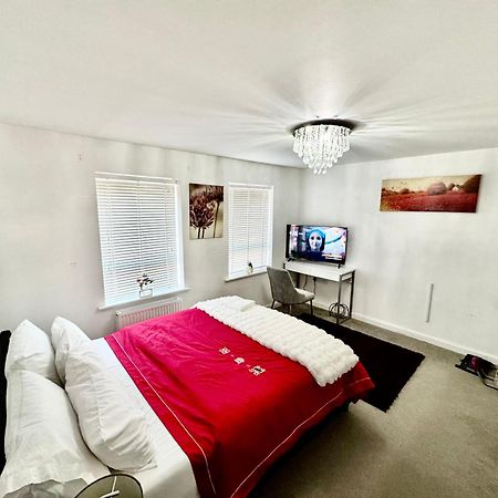 Cosy Room In Wellingborough Bagian luar foto